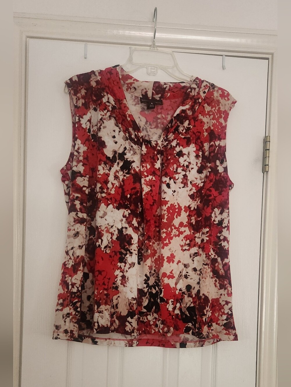 Dana Buchman Red Floral Tie-Neck Sleeveless Blouse